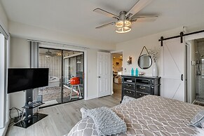 View, Pool & Lake Access: Osage Beach Condo!