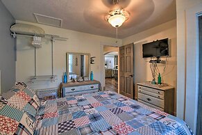 Riverfront Cottage: Fire Pit & Kayaks