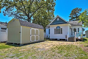 Riverfront Cottage: Fire Pit & Kayaks
