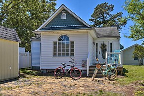 Riverfront Cottage: Fire Pit & Kayaks