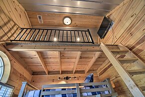 Riverfront Cottage: Fire Pit & Kayaks