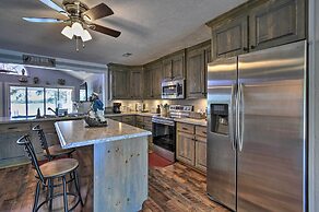 Riverfront Cottage: Fire Pit & Kayaks