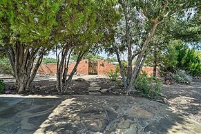 Eclectic Home: Walk to Town & Bath District!