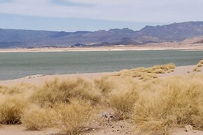 Eclectic Home: Walk to Town & Bath District!