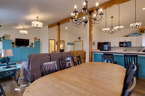 Homey Dog-friendly Retreat w/ Deck in Dtwn Frisco!