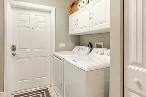 Jupiter Cottage w/ Patio, Gas Grill & Fire Pit!