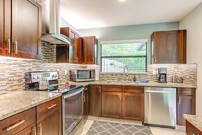 Jupiter Cottage w/ Patio, Gas Grill & Fire Pit!