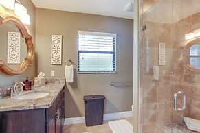 Jupiter Cottage w/ Patio, Gas Grill & Fire Pit!
