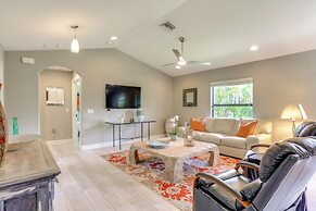 Jupiter Cottage w/ Patio, Gas Grill & Fire Pit!