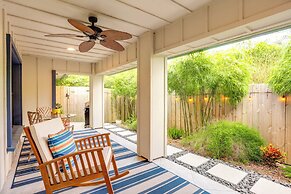 Jupiter Cottage w/ Patio, Gas Grill & Fire Pit!