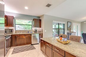 Jupiter Cottage w/ Patio, Gas Grill & Fire Pit!