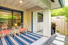 Jupiter Cottage w/ Patio, Gas Grill & Fire Pit!