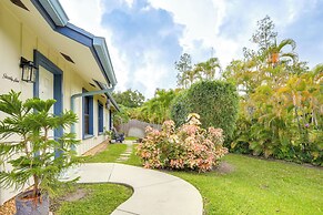 Jupiter Cottage w/ Patio, Gas Grill & Fire Pit!