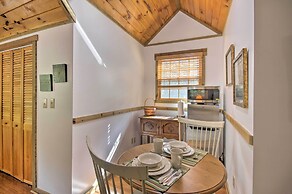 Couples Cabin - 5 Mi to DT Berkeley Springs!