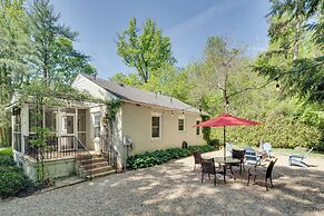'Le Canard' Cottage w/ Porch: 10 Mi to Asheville!
