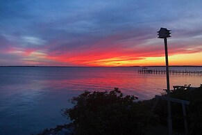 Waterfront Harkers Island Home: Sunset View & Dock
