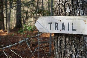 11 Mi to Dtwn: Murphy Gem w/ Hot Tub & Mtn Views!