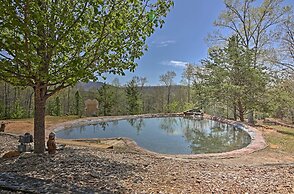 11 Mi to Dtwn: Murphy Gem w/ Hot Tub & Mtn Views!