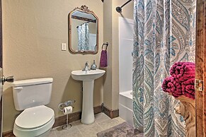 11 Mi to Dtwn: Murphy Gem w/ Hot Tub & Mtn Views!