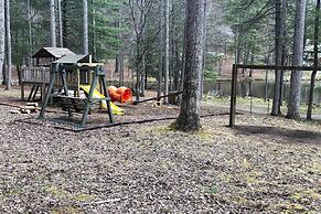 Hot Tub & Game Room: Powderhorn Mountain Cabin