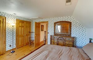 Hot Tub & Game Room: Powderhorn Mountain Cabin