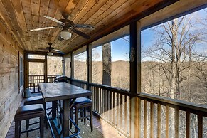 Hot Tub & Game Room: Powderhorn Mountain Cabin