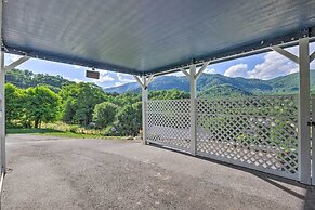 Maggie Valley House w/ Mtn Views - 1 Mi to DT