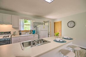 Maggie Valley House w/ Mtn Views - 1 Mi to DT