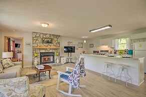 Maggie Valley House w/ Mtn Views - 1 Mi to DT