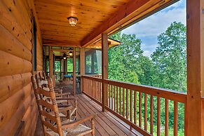 Breathtaking Murphy Cabin w/ Deck & Mountain Views
