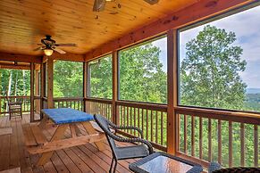 Breathtaking Murphy Cabin w/ Deck & Mountain Views