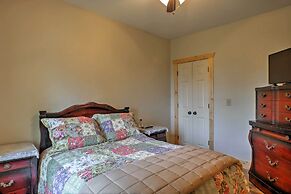 Breathtaking Murphy Cabin w/ Deck & Mountain Views