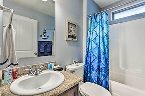 Spacious Navarre Retreat w/ Fenced-in Yard!