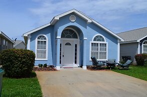 PCB Family Home w/ Pool Access, 1 Mile to Beach!