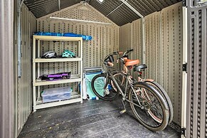 Tropical Palm Harbor Studio: Walk to Gulf!