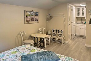 Tropical Palm Harbor Studio: Walk to Gulf!