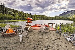 'lodge 88' - Steps to Weiner Lake w/ Dock & Boat!