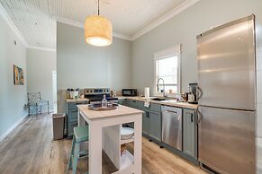 Walk to River & Shops: Downtown Dunnellon Escape