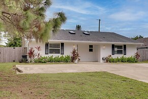 Jupiter Townhome w/ Patio & Yard ~ 6 Mi to Beach!