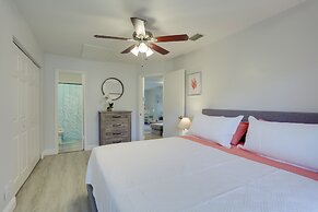 Jupiter Townhome w/ Patio & Yard ~ 6 Mi to Beach!