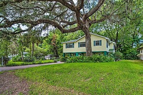 Waterfront Inglis Getaway ~ 5 Mi to the Gulf!