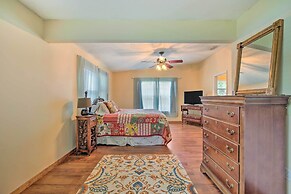 Waterfront Inglis Getaway ~ 5 Mi to the Gulf!