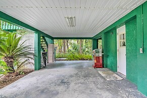 Waterfront Inglis Getaway ~ 5 Mi to the Gulf!