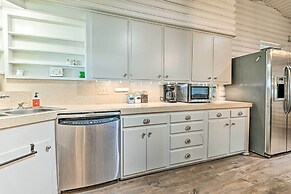 Lakefront Brownwood Home w/ Private Boat Dock