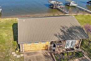 Modern Cedar Creek Lake Retreat w/ Panoramic View!