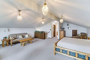 Flathead Lake Views: Scenic & Spacious Retreat!