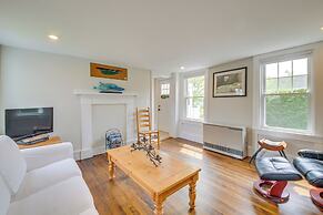 Rockland Home w/ Deck 5 Mins to Historic Downtown!