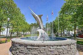 Ocean City Condo: Spacious Balcony, Walk to Beach!