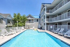 Ocean City Condo: Spacious Balcony, Walk to Beach!