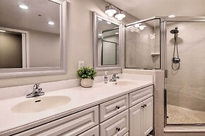 Ocean City Condo: Spacious Balcony, Walk to Beach!